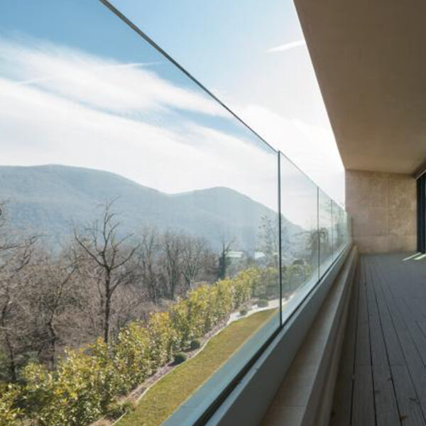 Customizable LED Frameless Glass Railing System Outdoor Aluminum Balcony & Terrace Fence for VillasHotels, Apartments - 图片 5