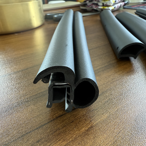 Custom EPDM Car & Truck Sealing Strip | Solid / Foamed / Metal-Plastic Composite | High-Performance Door & Trunk Panel Seal - 图片 4