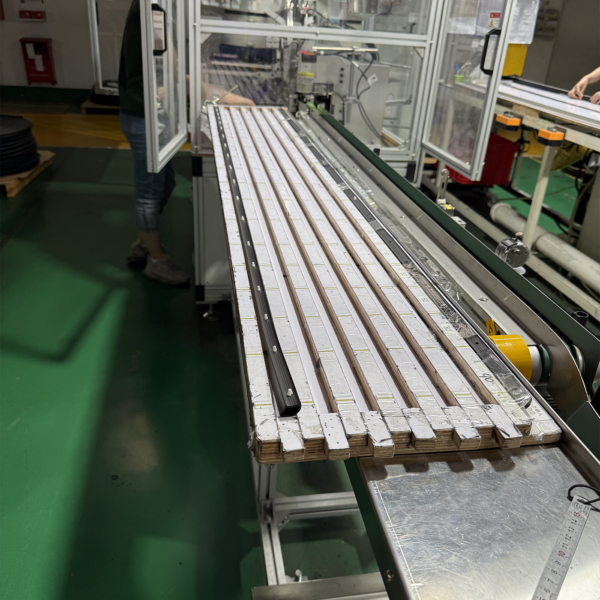 Custom EPDM Car & Truck Sealing Strip | Solid / Foamed / Metal-Plastic Composite | High-Performance Door & Trunk Panel Seal - 图片 6