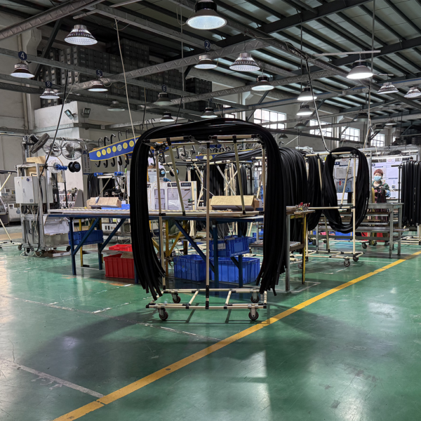 Custom EPDM Car & Truck Sealing Strip | Solid / Foamed / Metal-Plastic Composite | High-Performance Door & Trunk Panel Seal - 图片 5
